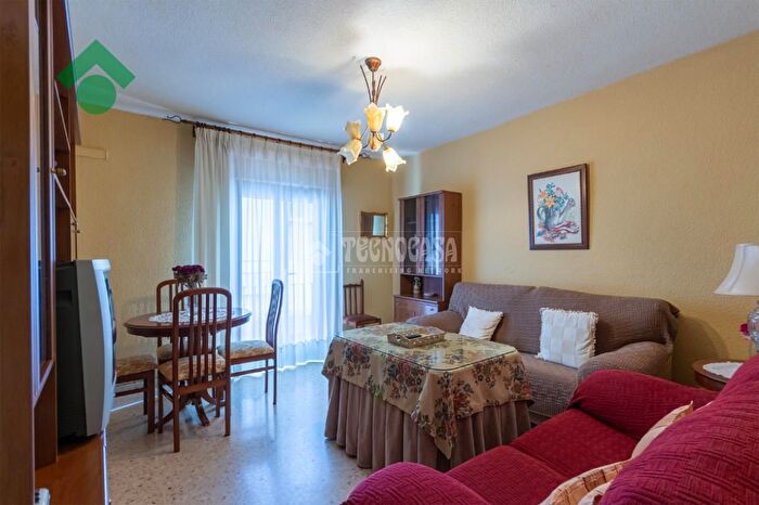 Casas en venta y pisos alquiler - 1