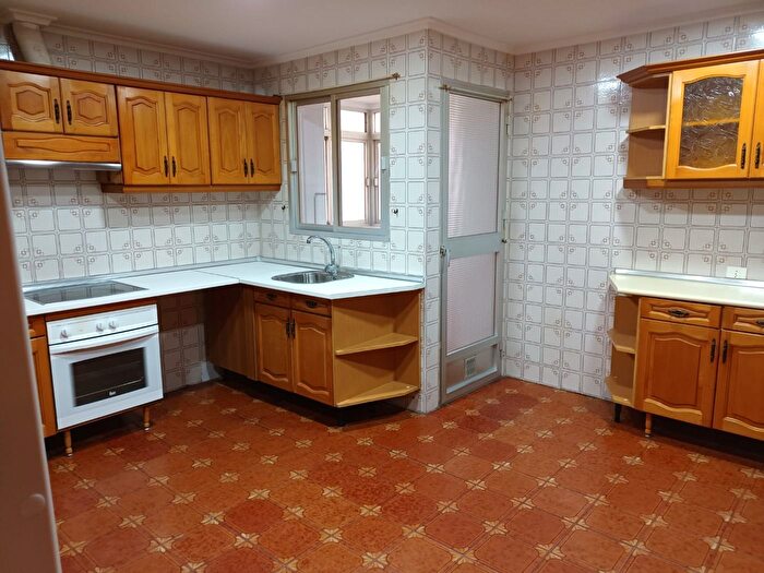 Casas en venta y pisos alquiler - 1