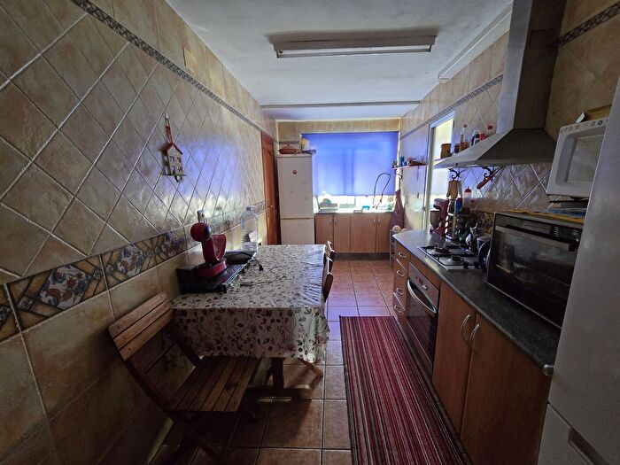Casas en venta y pisos alquiler - 2