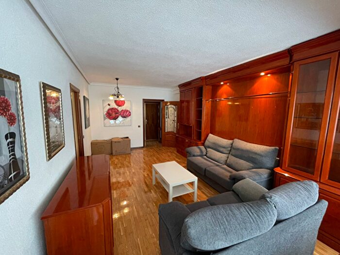 Casas en venta y pisos alquiler - 1