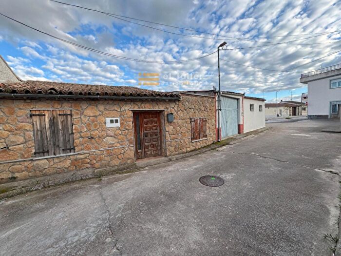 Casas en venta y pisos alquiler - 3