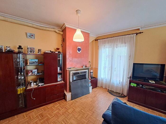 Casas en venta y pisos alquiler - 2