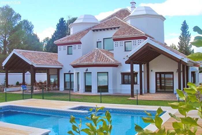Casa en venta en Albolote, Granada de 5 habitaciones