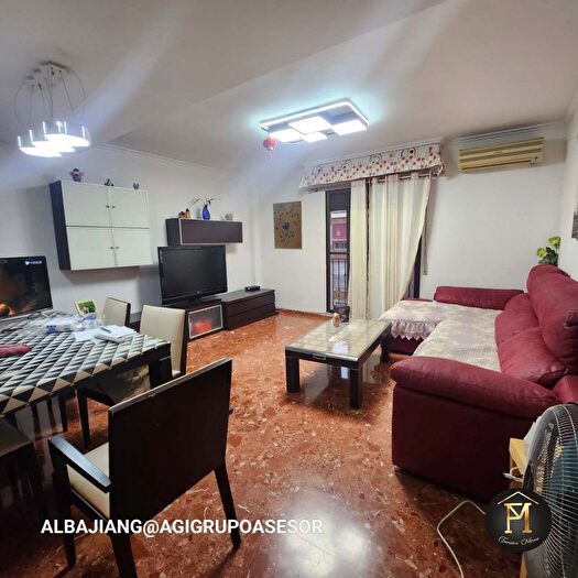 Piso en venta en Catarroja, Valencia de 4 habitaciones