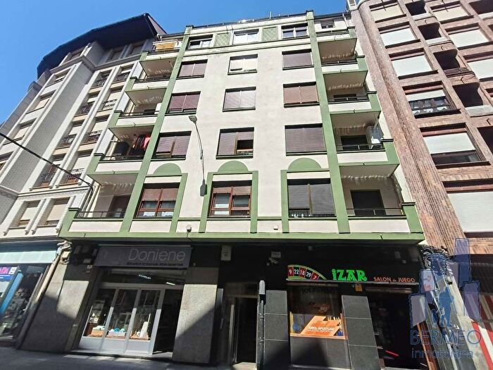 Piso en venta en Bermeo, Bizkaia de 3 habitaciones