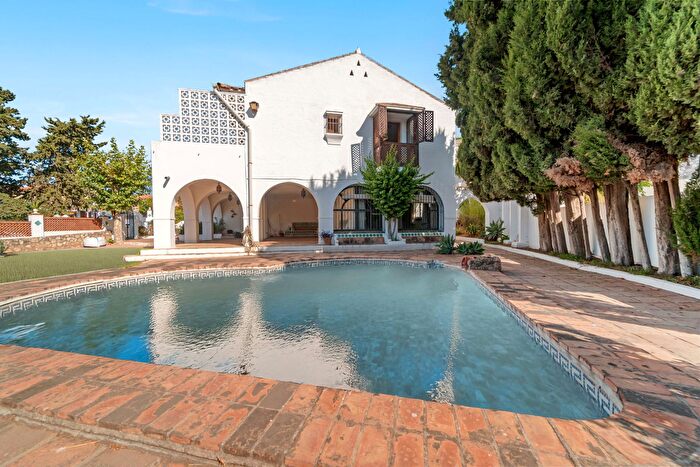 Casa en venta en Castillo Sohail Myramar, Fuengirola de 5 habitaciones