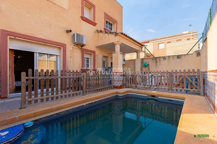 Casas en venta y pisos alquiler - 3
