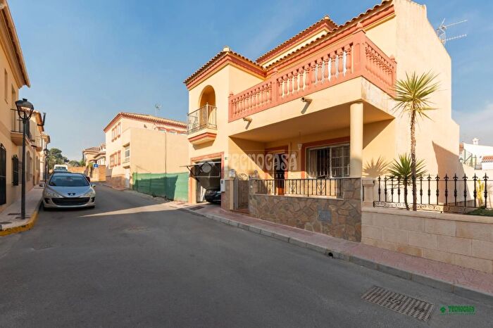 Casas en venta y pisos alquiler - 1