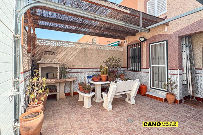 Casas en venta y pisos alquiler - 1