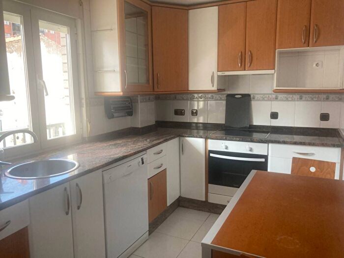 Casas en venta y pisos alquiler - 3