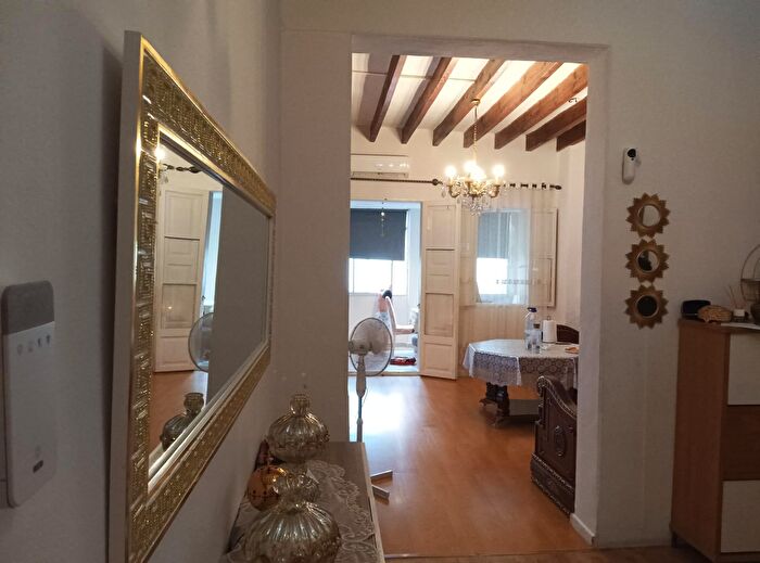 Casas en venta y pisos alquiler - 1