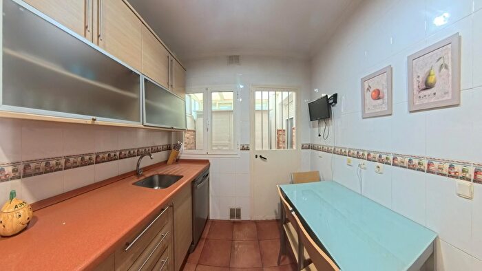 Casas en venta y pisos alquiler - 3