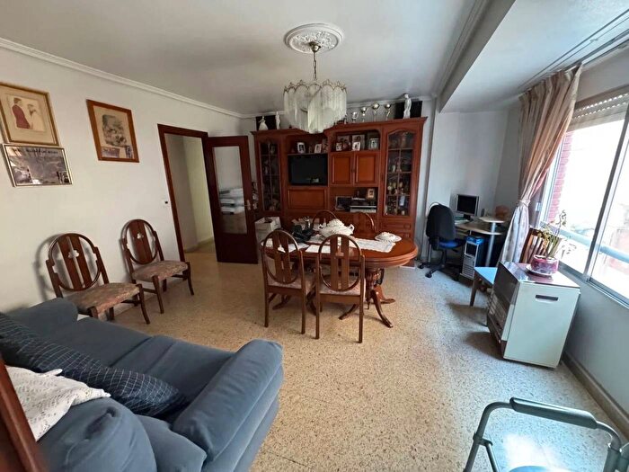 Casas en venta y pisos alquiler - 3