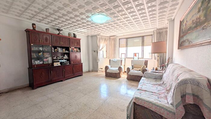 Casas en venta y pisos alquiler - 2