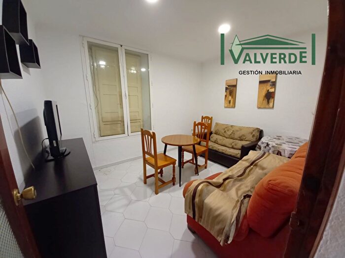 Casas en venta y pisos alquiler - 1