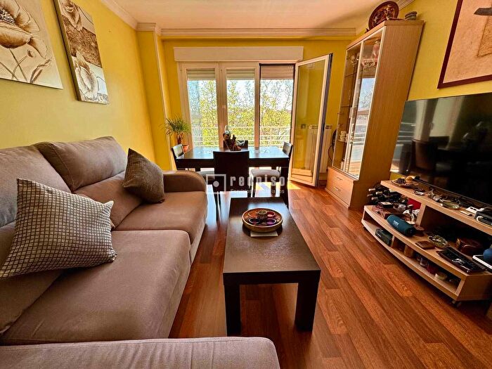 Casas en venta y pisos alquiler - 1