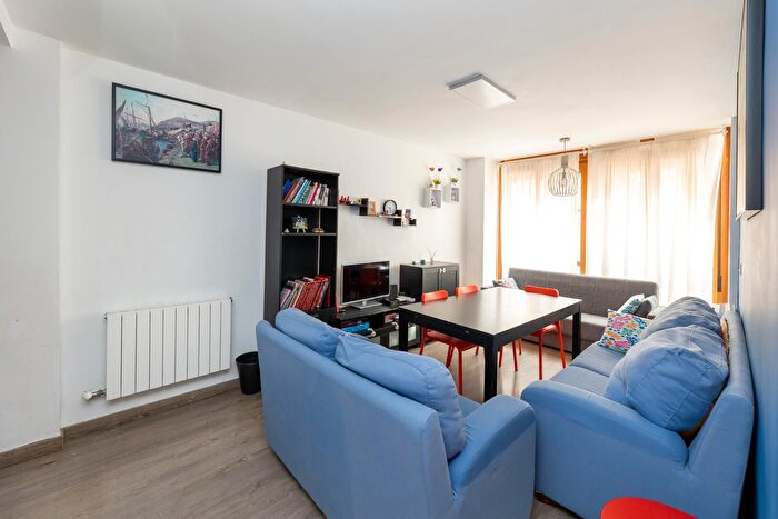 Casas en venta y pisos alquiler - 1