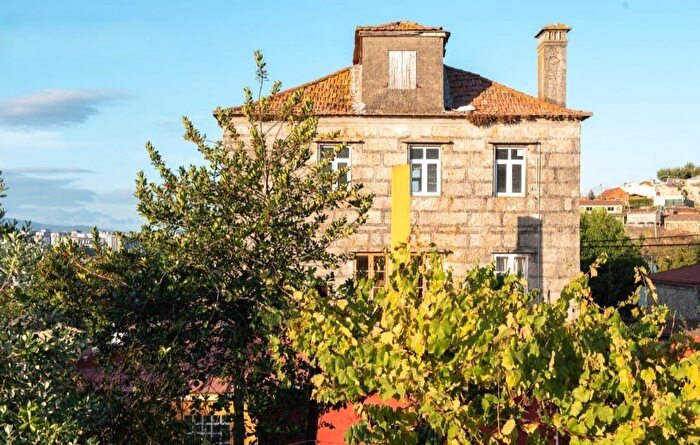 Casa en venta en Coruxo Oia Saiáns, Vigo de 6 habitaciones