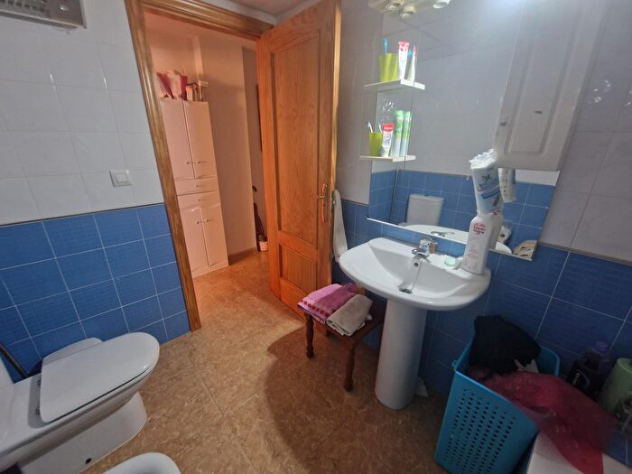 Casas en venta y pisos alquiler - 3