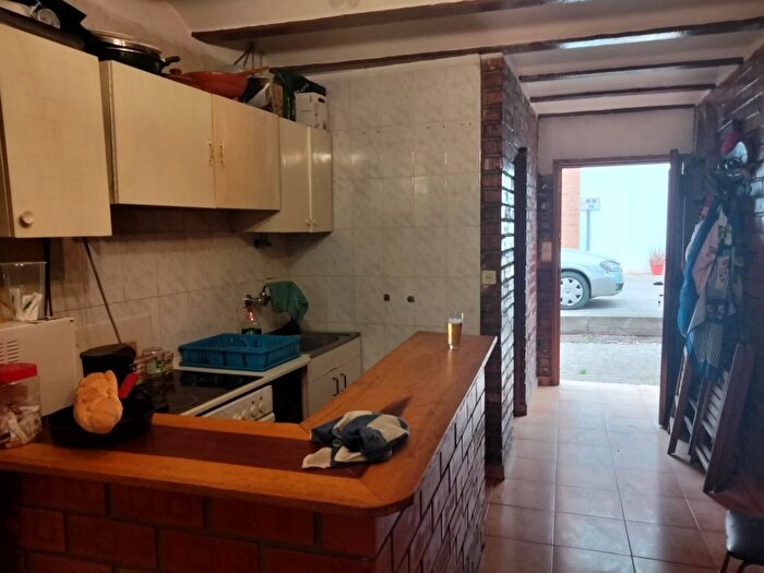 Casas en venta y pisos alquiler - 2