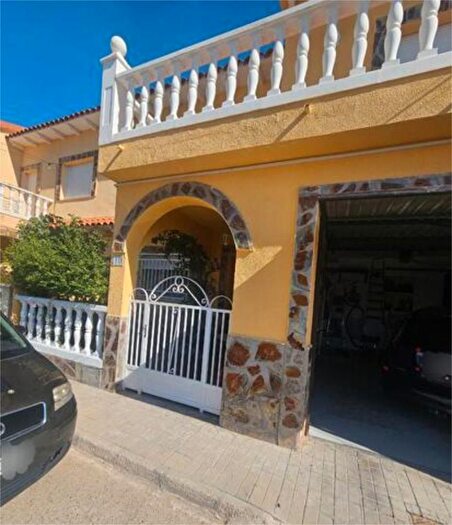 Casas en venta y pisos alquiler - 3
