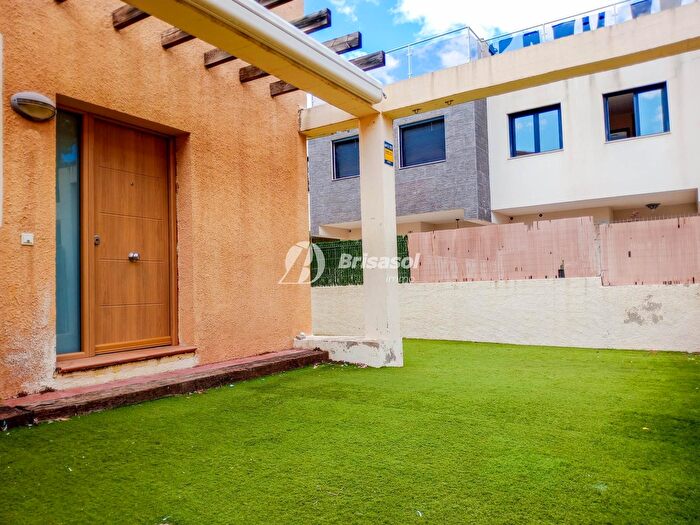 Casas en venta y pisos alquiler - 2