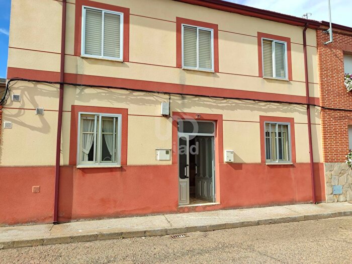 Casas en venta y pisos alquiler - 2