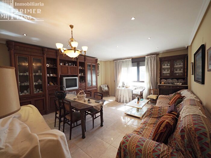 Casas en venta y pisos alquiler - 1