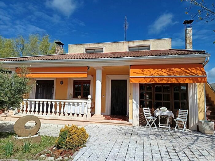 Casas en venta y pisos alquiler - 1