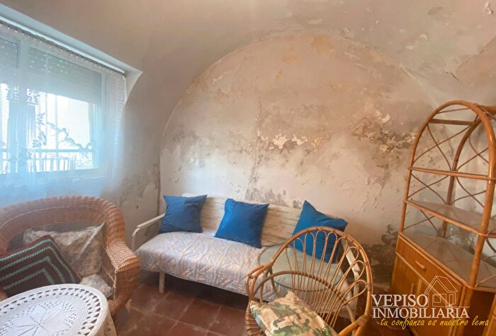 Casas en venta y pisos alquiler - 1