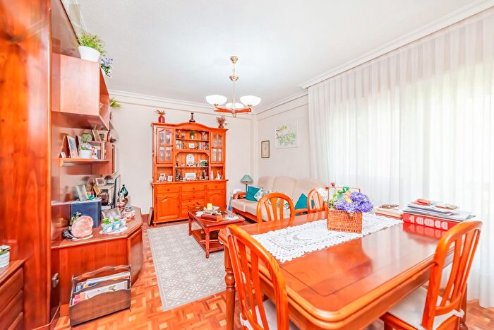 Casas en venta y pisos alquiler - 1
