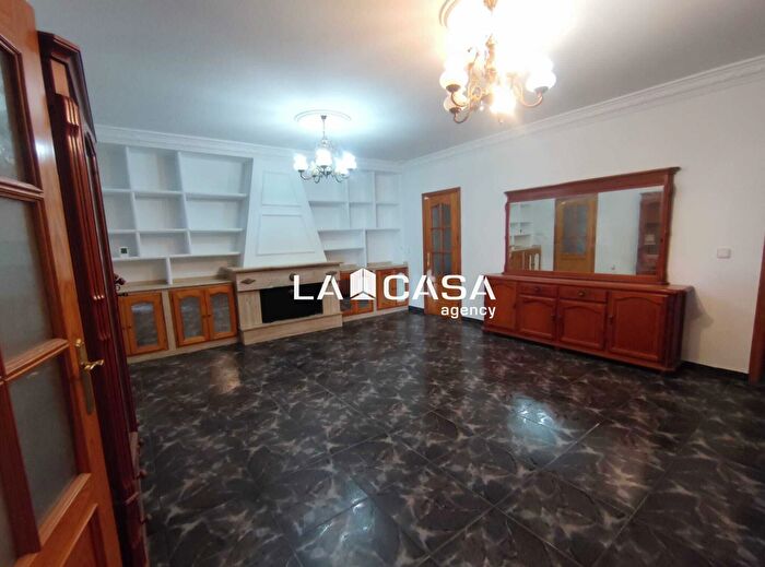 Casas en venta y pisos alquiler - 2