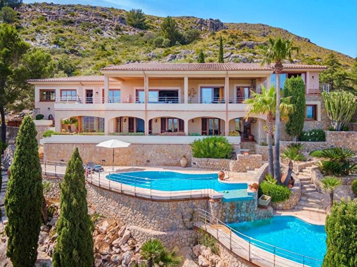 Casa en venta en Port de Pollença, Pollença de 6 habitaciones