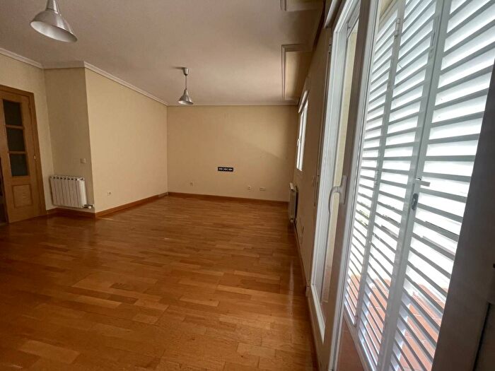 Casas en venta y pisos alquiler - 2