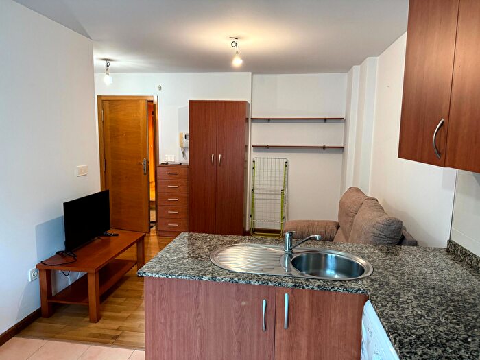 Casas en venta y pisos alquiler - 2