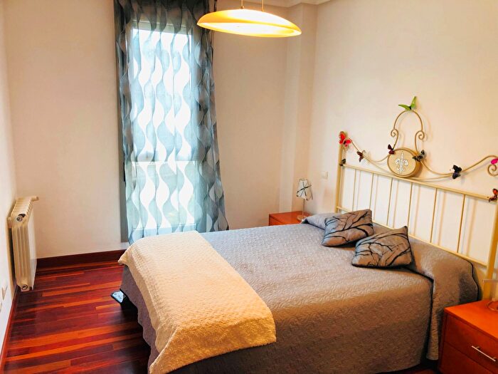Casas en venta y pisos alquiler - 3