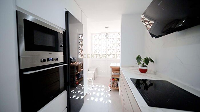 Casas en venta y pisos alquiler - 3