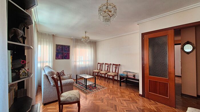 Casas en venta y pisos alquiler - 3