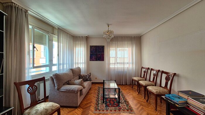 Piso en venta en San Pablo y Santa Marina, Palencia Capital de 4 habitaciones
