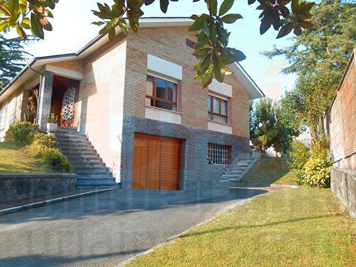 Casas en venta y pisos alquiler - 1