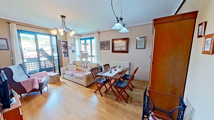 Casas en venta y pisos alquiler - 3