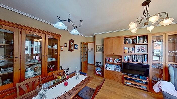 Casas en venta y pisos alquiler - 2
