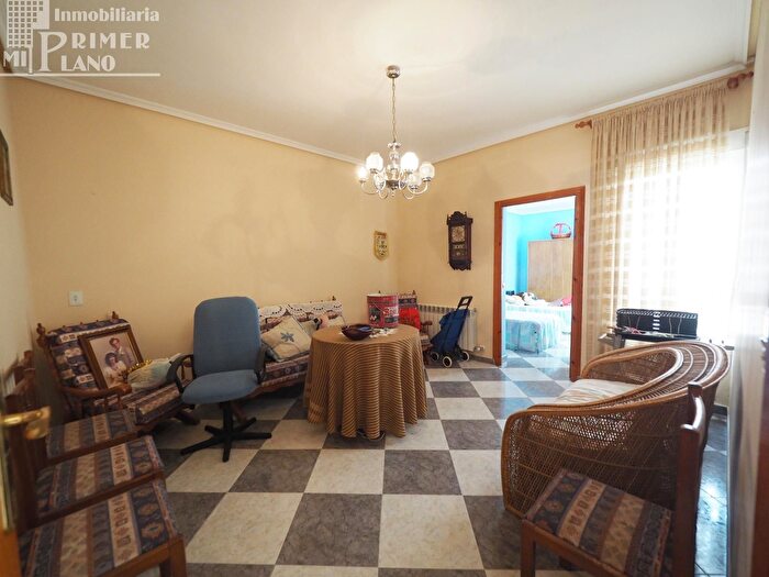 Casas en venta y pisos alquiler - 3