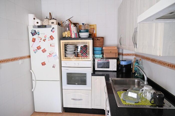 Casas en venta y pisos alquiler - 3