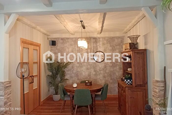 Casas en venta y pisos alquiler - 3