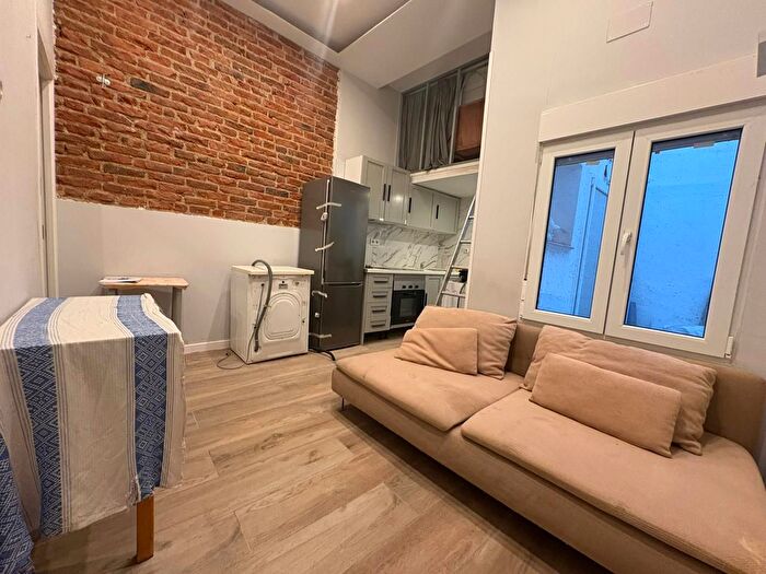 Casas en venta y pisos alquiler - 3
