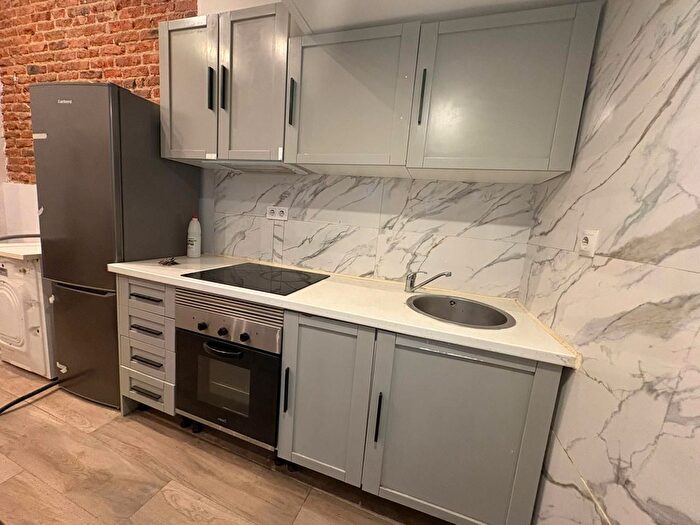 Casas en venta y pisos alquiler - 1