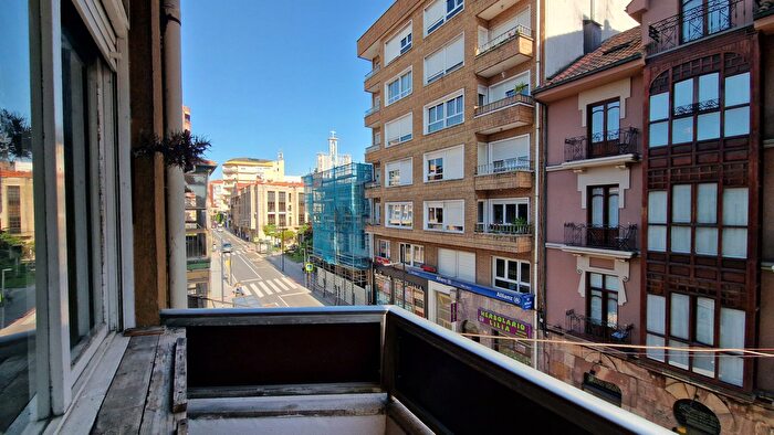 Casas en venta y pisos alquiler - 1