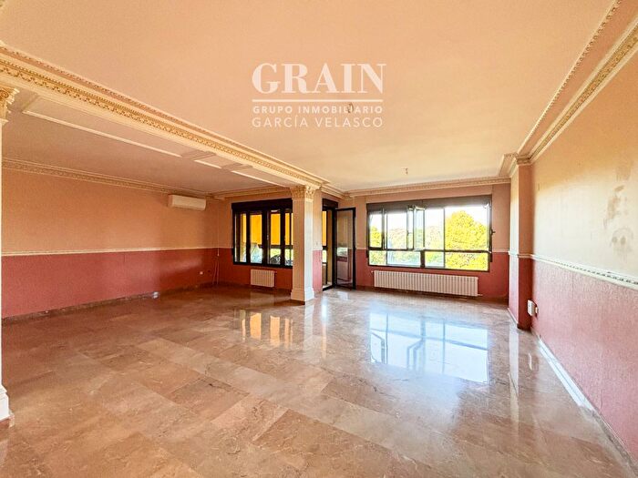 Casas en venta y pisos alquiler - 1