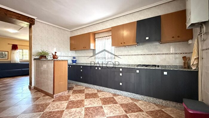 Casas en venta y pisos alquiler - 2